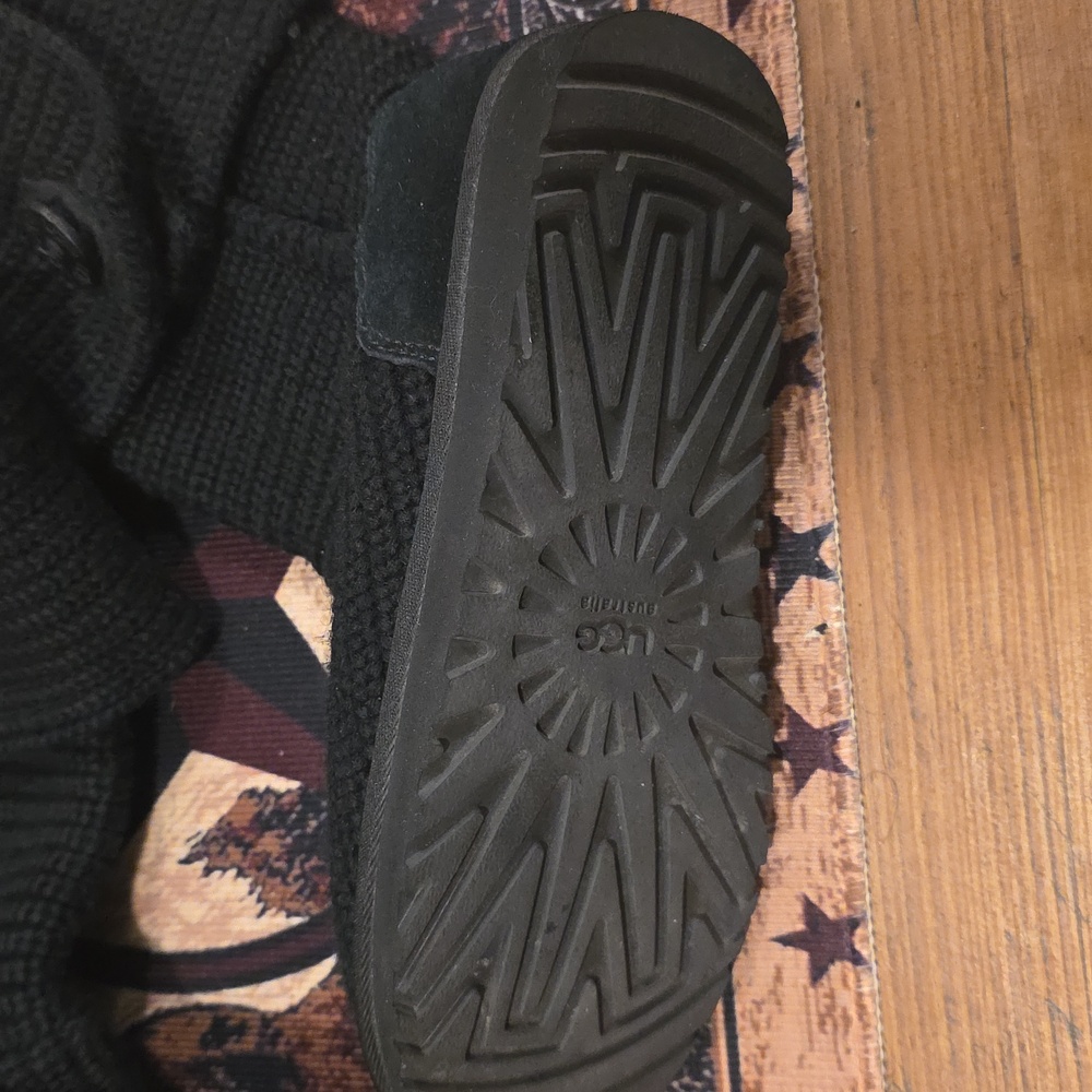 UGG Black Knit Footwear - Picture 7 of 10